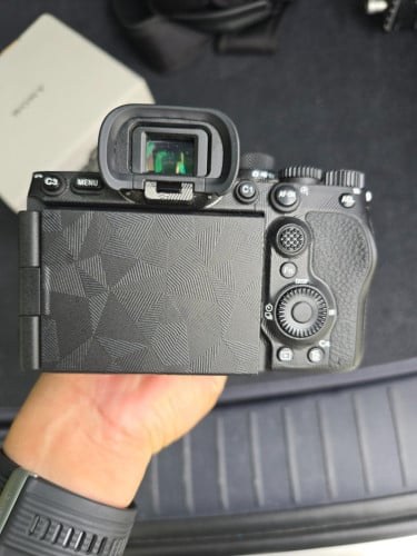 SELLING my SONY A7V 99% new
