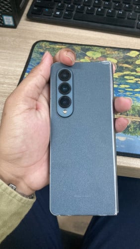 Sumsung Galaxy Z fold 4 សំណុំស៊ីន 280$