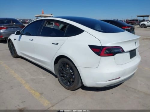 កំពង់​ចេញ​មក​ Tesla Model 3 dual motor long range all will drive 2022