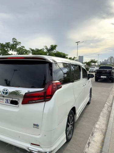 ឡានលក់ Alphad up 012 up 022. Hybrid. ម្ចាស់ផ្ទាល់