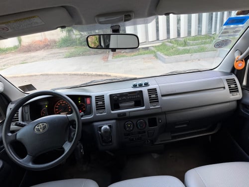 Toyota Hiace 2013