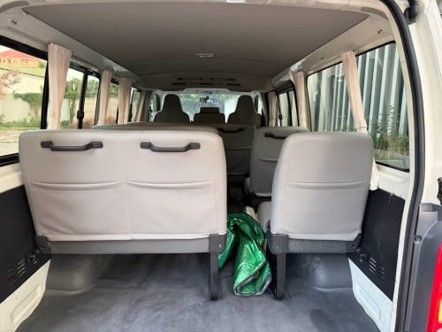Toyota Hiace 2013
