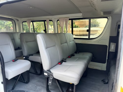 Toyota Hiace 2013