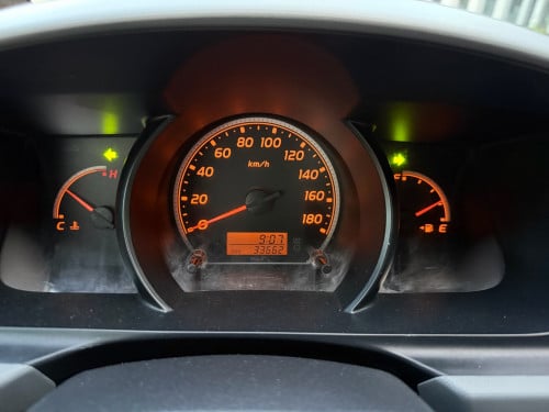 Toyota Hiace 2013