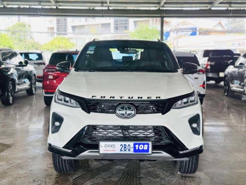 Toyota Veloz 2025 សាំងចូលតាមក្រុមហ៊ុន Toyota ថ្នាំសុីន100%