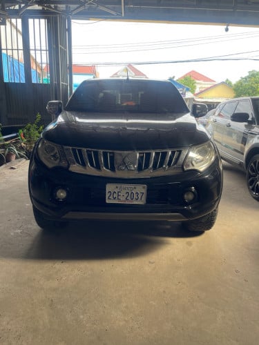 Triton ឡានស្អាតប៉ុង1ម៉ាសុិប្រអប់លេខស្អាតធានាជូន