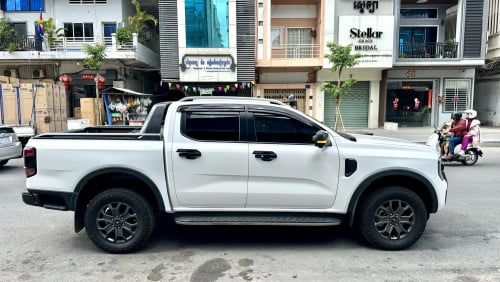 Wildtrak 2023 ( 43500&) ហ្សុីន១ជុំ