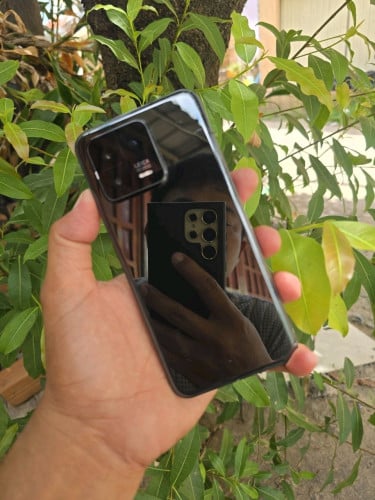 Xiaomi 13 12g/256g_CH(វៃដូរបាន)👉$210