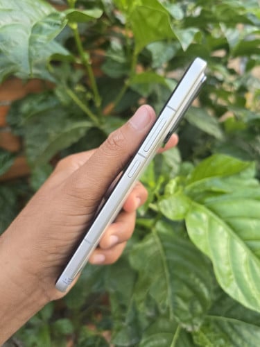 Xiaomi 15Pro 12g/256g_CH(វៃដូរបាន)👉$445