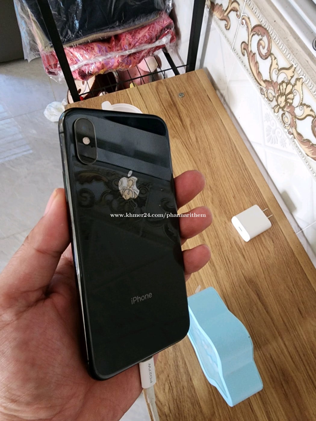 XS តូចស្អាត98.5% អេក្រង់ស៊ីនមានស្គេន 256GB