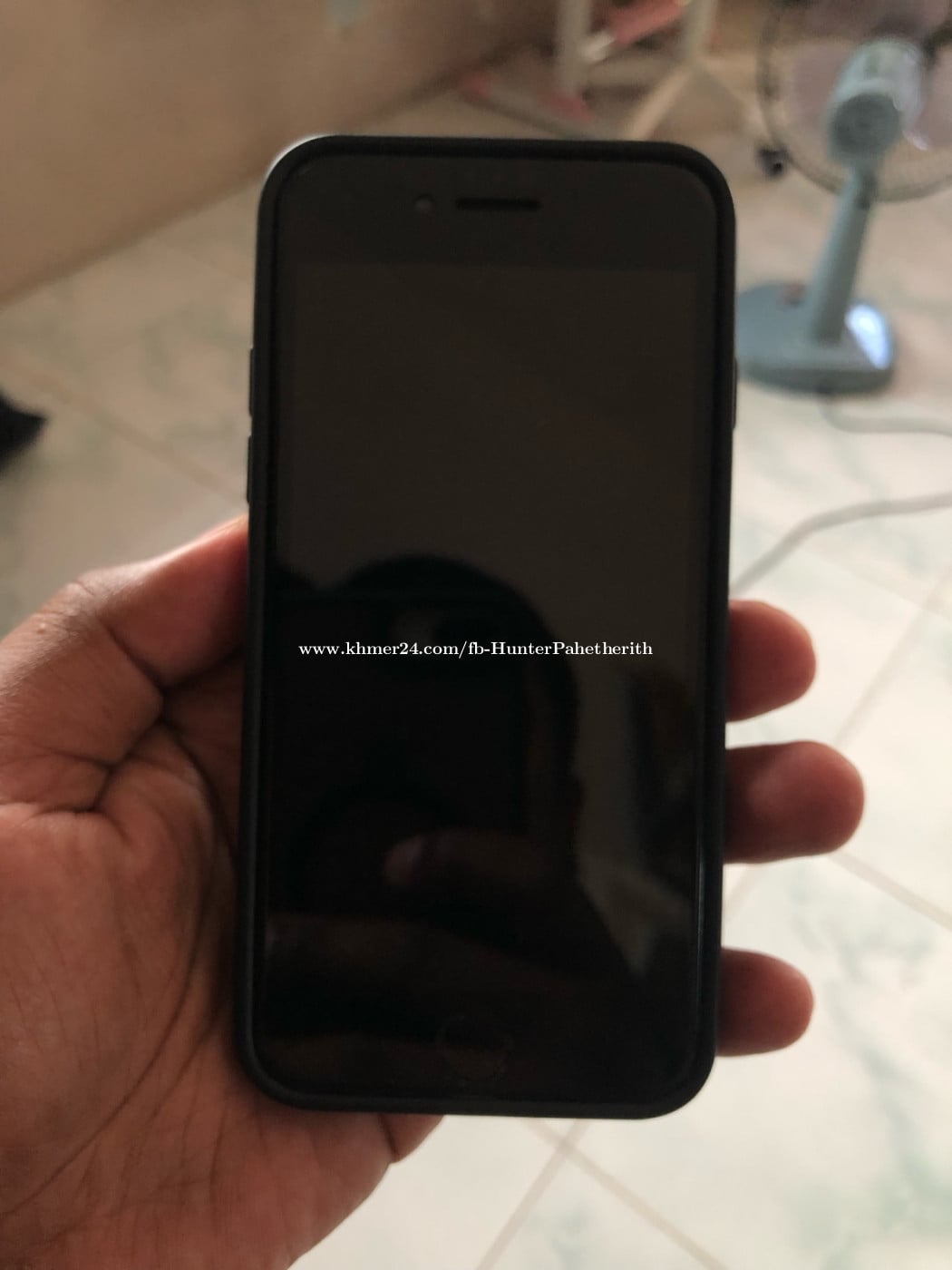 លក់ iPhone 7 ខ្មៅ 32g ក្នុងតំលៃ 13$ 52000រៀល អត់ជាប់អ្វីទាំងអស់