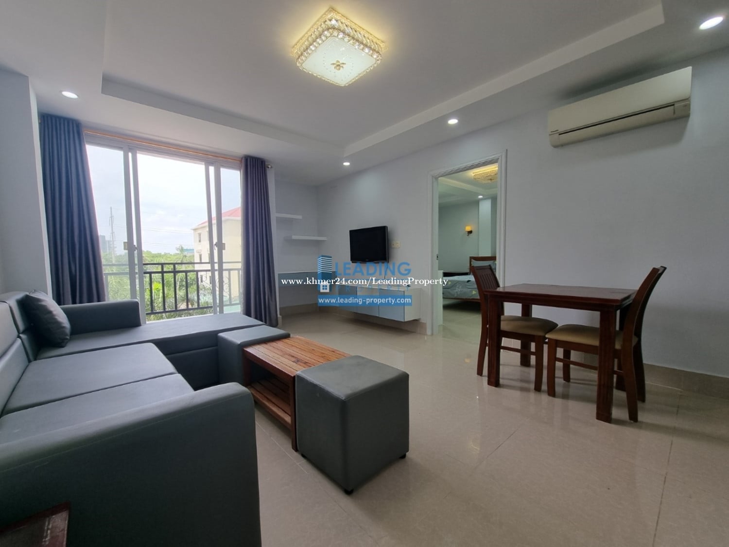 N118 | Brand New Western 1 Bedroom Furnished Near CIA School Street 2004