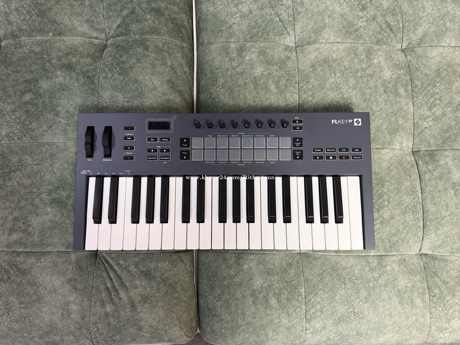 Novation FLkey 37 | MIDI Keyboard Controller