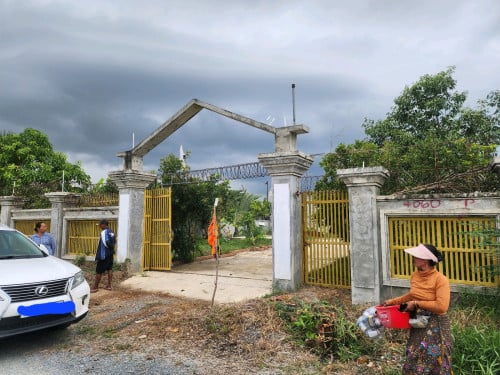 ដីខ្នាតសង់វីឡាលក់បន្ទាន់