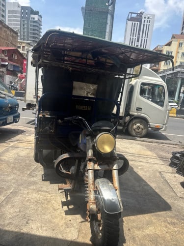 បាត់កាតម៉ាសុីនធាក់ឆេះ