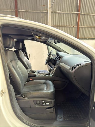 មកដល់ហើយឡានស្អាត Audi Q7 Year 2011 S line