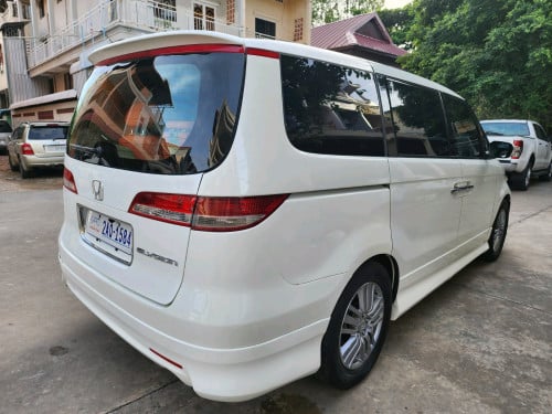 លក់ELYSIONឆ្នាំ06.កៅអី3ជួរ.មានរំលោះ.រឺ.ប្តួរទ្បានបាន
