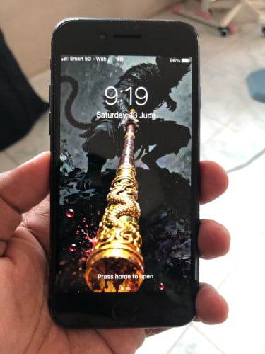លក់ iPhone 7 ខ្មៅ 32g ក្នុងតំលៃ 13$ 52000រៀល អត់ជាប់អ្វីទាំងអស់