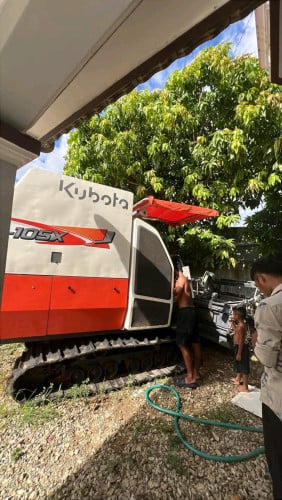 ម៉ាសុីនច្រូតkubuta105 ឆ្នាំ2023 17000$ចរចា