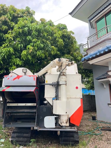 ម៉ាសុីនច្រូតkubuta105 ឆ្នាំ2023 17000$ចរចា