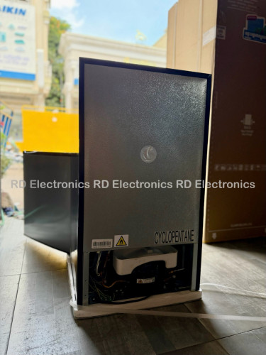 ទូទឹកកកMidea ខ្នាតតូច ទ្វា២ ស្អាតខ្លាំង