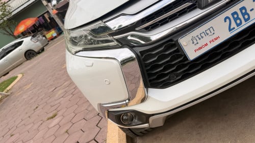 មហាសែននៅថ្មី Mitsubishi Pajero Sport Full ហ្សុីន១ជុំ