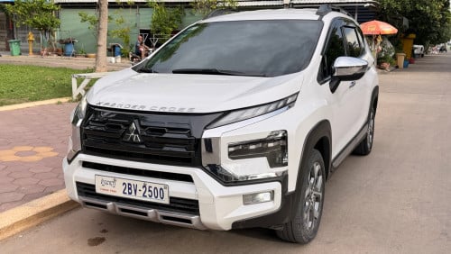 មហាសែនថ្មី Mitsubishi X-Pander Cross 2023 ហ្សុីន១ជុំ