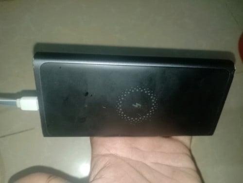 ឡៃឡុង Power bank Model Mi សាក iphone ដោយមិនចាំបាច់ប្រើខ្សែរតម្លៃ ធូរ នៅស្អាត ៩៥ភាញរយមិនធ្លាបជួសជុល