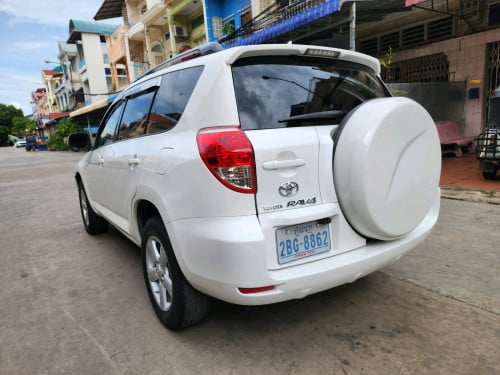លក់RAV4 ឆ្នាំ06ប៉ុង១.រំលោះសុទ្ធរឺវ៉ៃដូរបាន.គ្រប់សារីនឹងខេត្ត