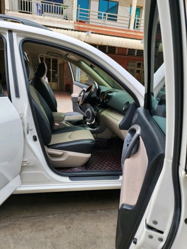 លក់RAV4 ឆ្នាំ06ប៉ុង១.រំលោះសុទ្ធរឺវ៉ៃដូរបាន.គ្រប់សារីនឹងខេត្ត