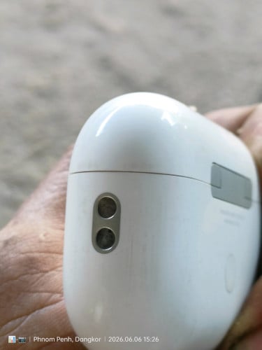 Airpods pro 2 Type C នៅស្អាត95 អត់ប្រអប់ រូបភាពដូចក្នុងរូប..