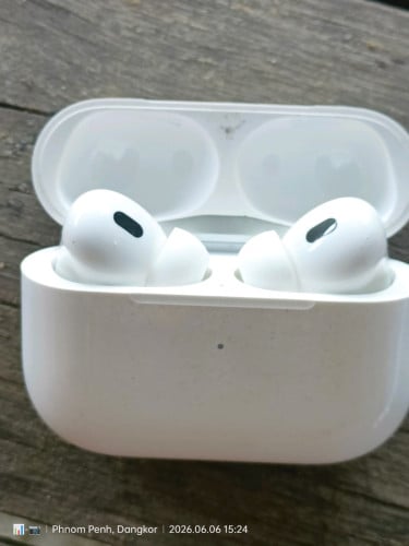 Airpods pro 2 Type C នៅស្អាត95 អត់ប្រអប់ រូបភាពដូចក្នុងរូប..