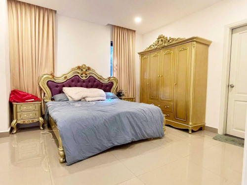Corner Villa Queen for Rent In Borey Chip Mong Landmark 60m