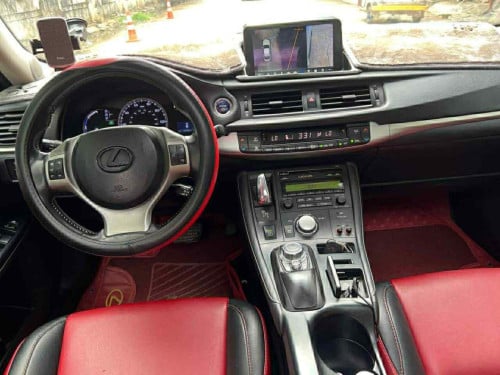 CT 200h 2013 For Rent /出租
