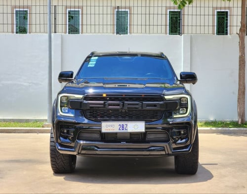 FORD EVEREST TITANIUM 2023 (លេងគ្រឿងកប់)