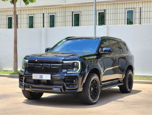 FORD EVEREST TITANIUM 2023 (លេងគ្រឿងកប់)
