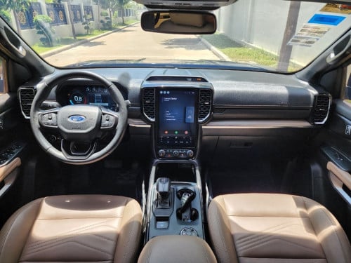 FORD EVEREST TITANIUM 2023 (លេងគ្រឿងកប់)