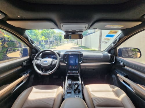 FORD EVEREST TITANIUM 2023 (លេងគ្រឿងកប់)