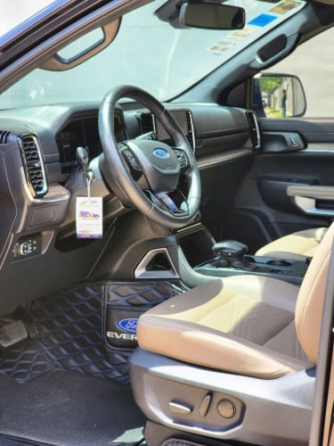 FORD EVEREST TITANIUM 2023 (លេងគ្រឿងកប់)