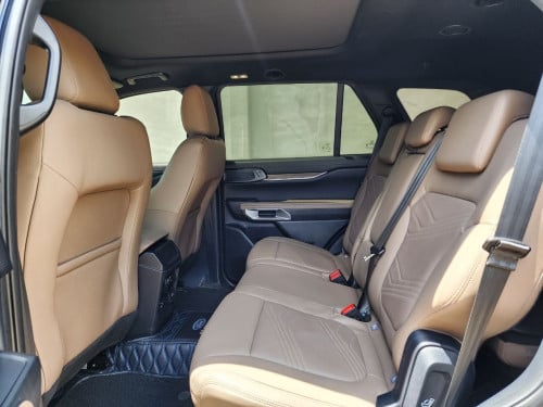 FORD EVEREST TITANIUM 2023 (លេងគ្រឿងកប់)