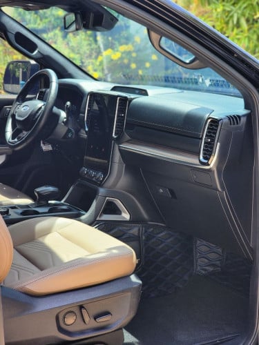 FORD EVEREST TITANIUM 2023 (លេងគ្រឿងកប់)
