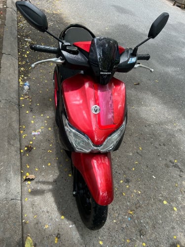 Honda moove year 2015 មានពន្ធ