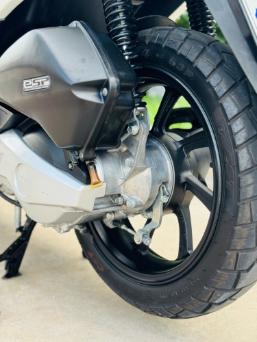 HONDA PCX 020 ជប៉ុនសុទ្ធ100%125cc ម៉ាសុីនតាន់ហាប់នែនស្ងាត់សំណុំហ្សីន98%ធានាមិនលាន់មិនហុយមានពន្ធ
