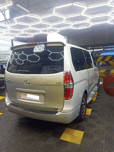 HYUNDAI Starex 2010 For Rent /出租