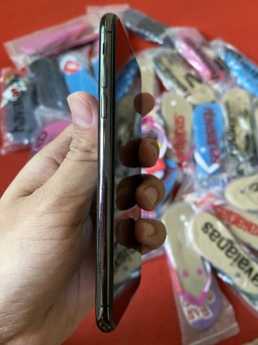 Iphone X 64G សំនុំហ្សីន មានស្កេន ថ្ម90% ប្រភេទ អីវ៉ាន់ស្អាត