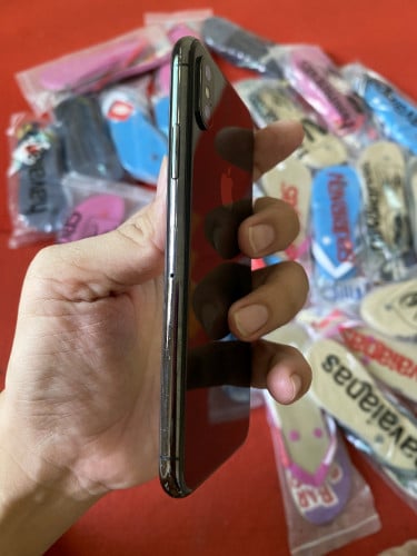Iphone X 64G សំនុំហ្សីន មានស្កេន ថ្ម90% ប្រភេទ អីវ៉ាន់ស្អាត