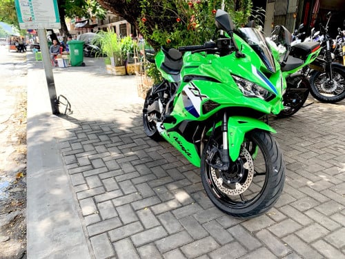 Kawasaki ZX25R 2022 99.9%