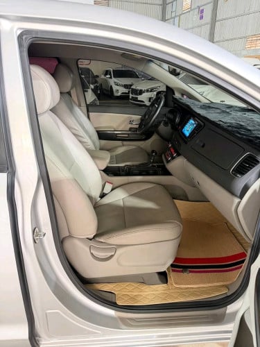 Kia carnival 2015