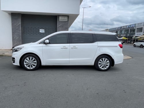 KIA Carnival 2018 Full option បើកដំបូល2តង់ ប្រើសាំង