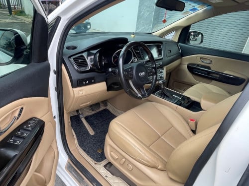 KIA Carnival 2018 Full option បើកដំបូល2តង់ ប្រើសាំង